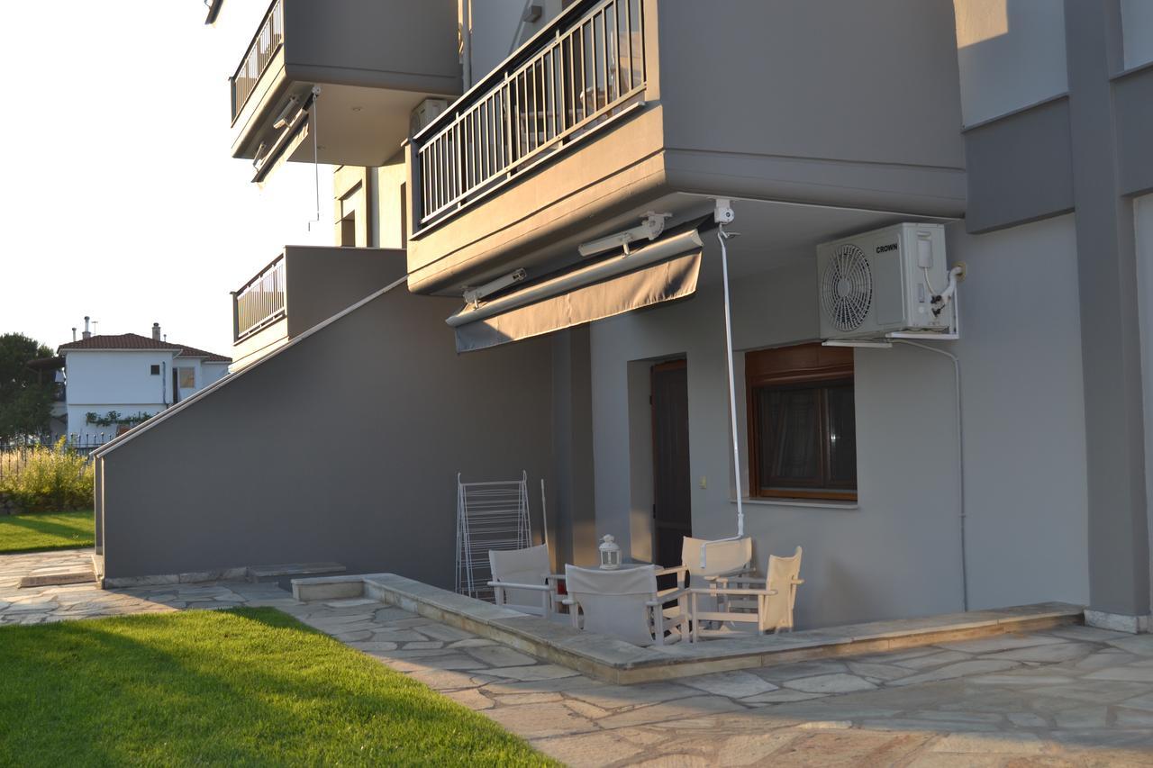Grey House Apartments ニキティ エクステリア 写真