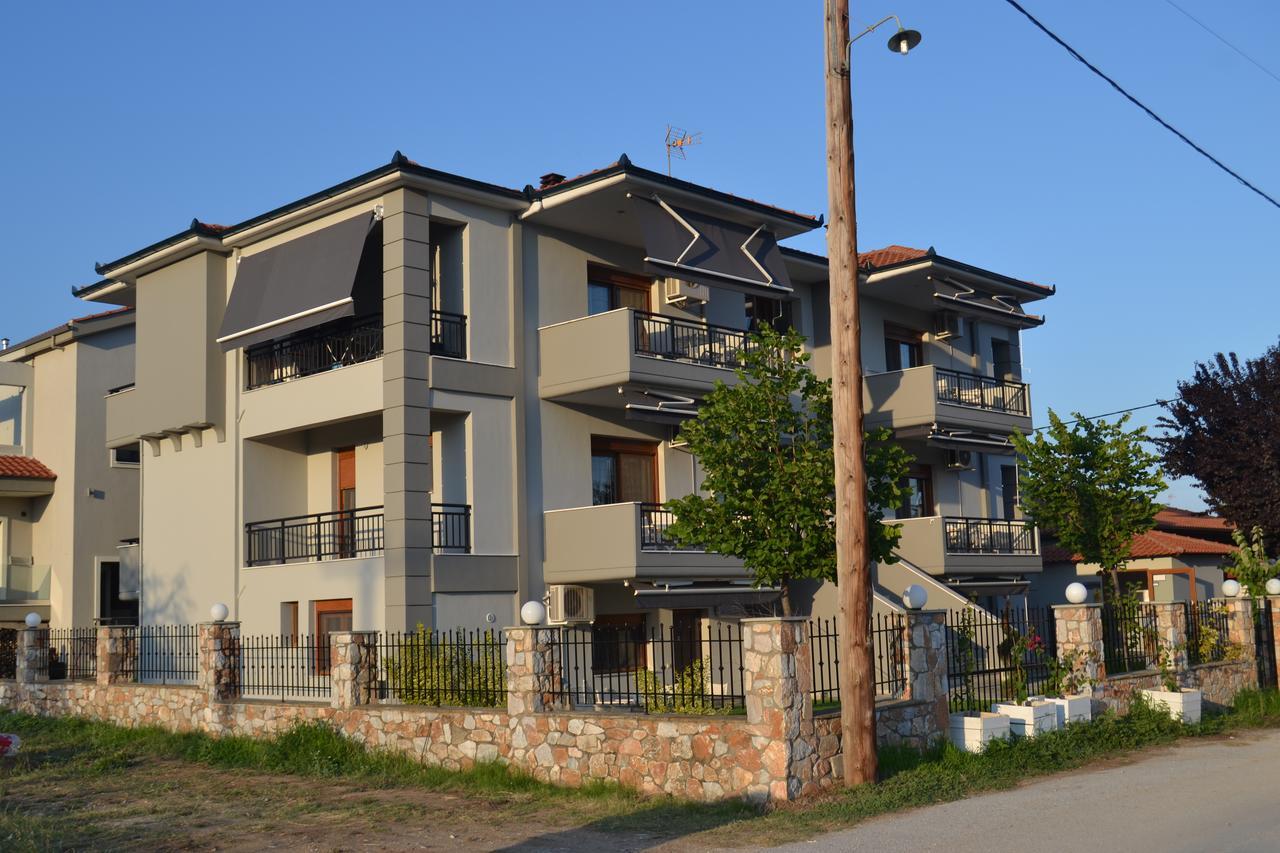 Grey House Apartments ニキティ エクステリア 写真